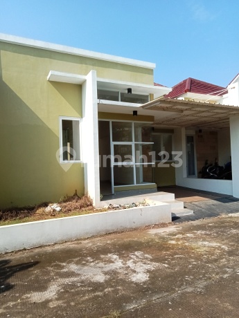 Rumah Harganya Murah Akses Jalan 2 Mobil di Ciputat