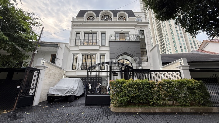 Rumah Mewah di Pusat Kota Jakartakebayoran Baru - Akses Strategis