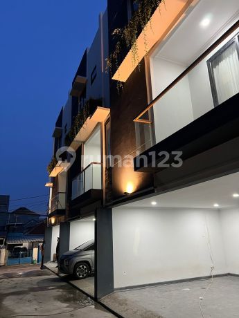 Rumah Baru Siaphuni Jakarta Pusat 3 Lantai Pinggir Jalan Sisa 1 Rumah Baru Siaphuni Jakarta Pusat 3 Lantai Pinggir Jalan Sisa 1