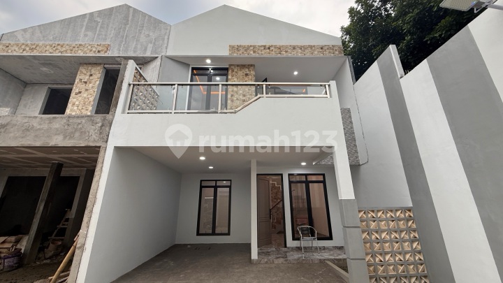 Siap Huni Dekat Pondok Cabe Golf Desain Kontemporer Termurah SHM