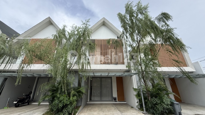 Rumah 2 Lantai di Lebak Bulus Tanah Luas Akses Strategis Termurah Rumah 2 Lantai di Lebak Bulus Tanah Luas Akses Strategis Termurah