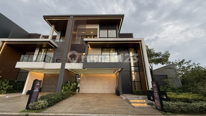 Rumah 3 Lantai Private Lift Di Senopati Boulevard Selatan Jakarta Rumah 3 Lantai Private Lift Di Senopati Boulevard Selatan Jakarta