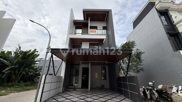 Rumah Mewah 3 Lantai + Rooftop Jagakarsa, Jakarta Selatan Rumah Mewah 3 Lantai + Rooftop Jagakarsa, Jakarta Selatan