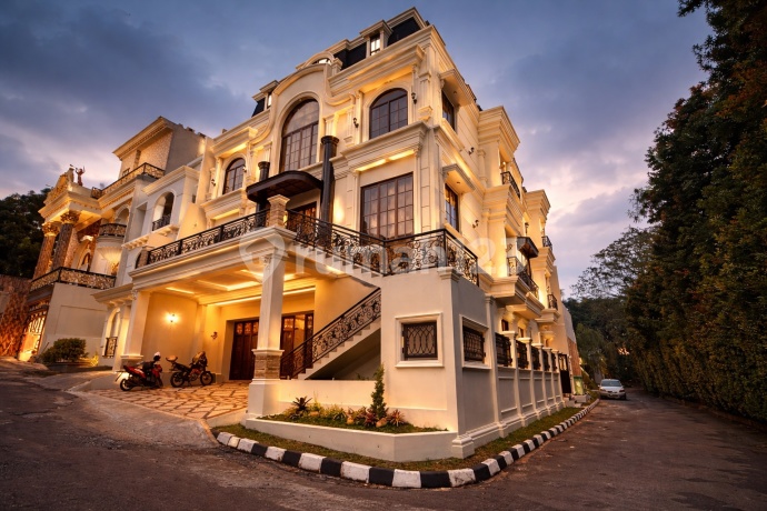 Brand New House 3 Lantai Cipete Dekat Pusat Bisnis Tb Simatupang