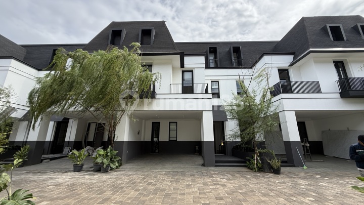 Hunian Private Kawasan Prime Kebayoran Lama, Jakarta Selatan Hunian Private Kawasan Prime Kebayoran Lama, Jakarta Selatan