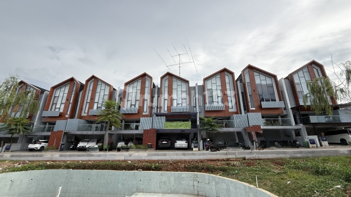 Rumah Siaphuni Di Pangkalan Jati Golf Deket Tolmrt Jakartaselatan Rumah Siaphuni Di Pangkalan Jati Golf Deket Tolmrt Jakartaselatan