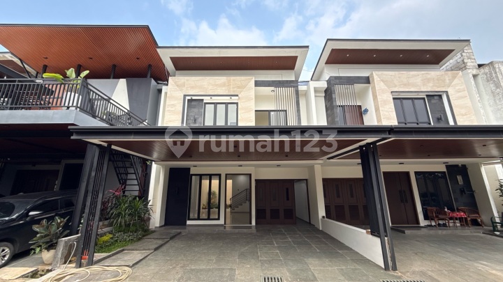 Rumah Modern 3 Lantai di Lenteng Agung Selangkah Stasiun