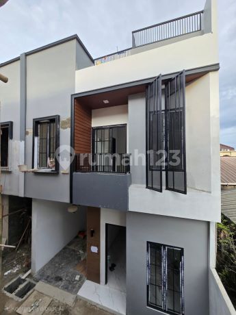 800 Jtan Siaphuni 3 Lantai+ Roofto di Jalan Raya Utama Jagakarsa