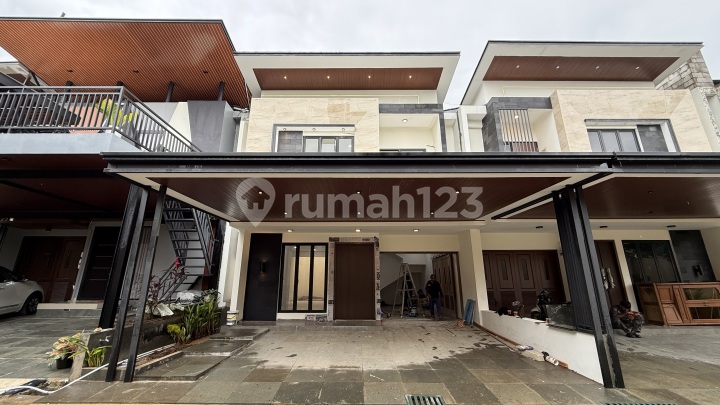 Rumah 2 Lantai di Lenteng Agung Jakarta Selatan Dekat ke Stasiun.