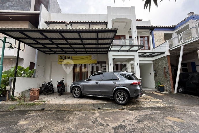 Rumah Modern Classic, Dekat Tol Jorr di Pejaten, Jakarta Selatan Rumah Modern Classic, Dekat Tol Jorr di Pejaten, Jakarta Selatan