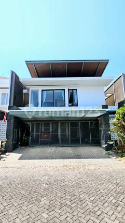 Dijual Rumah Mewah Ala Vila di Pakuwon City Cluster Villa Royal Dijual Rumah Mewah Ala Vila di Pakuwon City Cluster Villa Royal