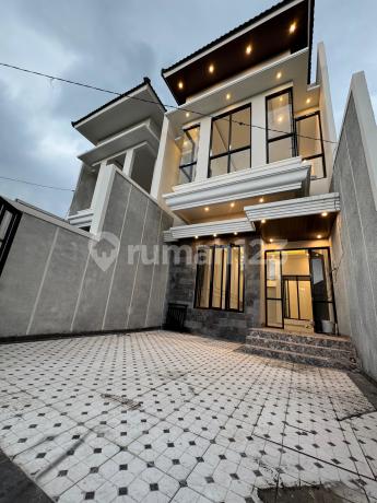 Rumah Baru Mewah Greenlake Wonorejo Surabaya 4Br