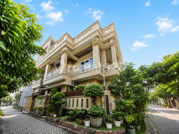 Dijual - Rumah Megah 3 Lantai Semi di Permata Sukodono Raya Dijual - Rumah Megah 3 Lantai Semi di Permata Sukodono Raya