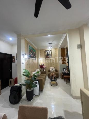 Di Jual Rumah Bagus 2 Lantai, Lingkungan Nyaman, Dekat Pintu Tol Jatibening, Bebas Banjir, Dekat Stasiun LRT, Pasar Modern, One Gate System Lingkungan Nyaman