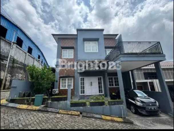 Rumah Dua Lantai Di Perumahan Sepinggan Pratama