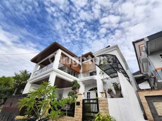 Rumah Mewah Full Renovasi Di Perumahan Sepinggan Pratama