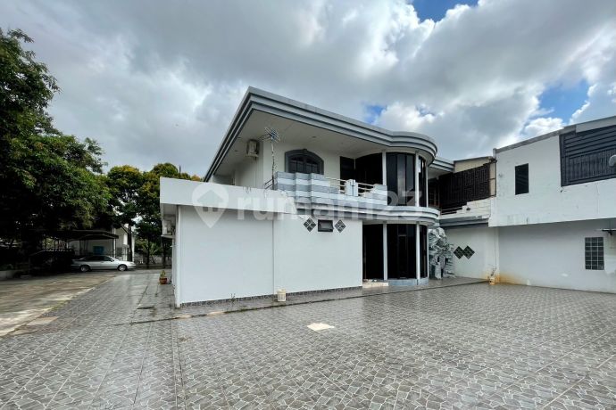 Dijual 1 Unit Rumah Classic Hook Crown Hill Estate.