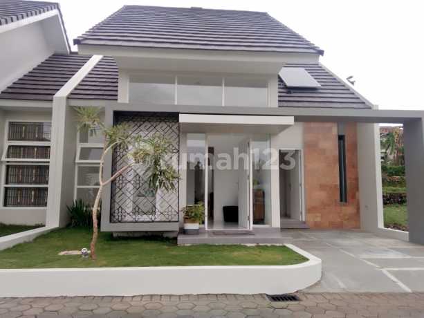 Emerald di Perumahan Griya Salaman Permai