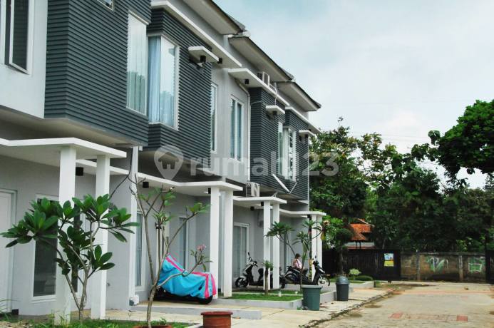 Rumah, 2 Lantai, Full Furnished