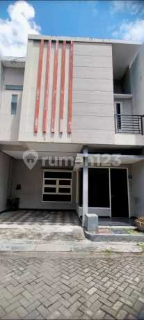 For Sale Urban Mansion House on Jojoran Street, Access via Atlas Sport, Dharmahusada Indah Barat