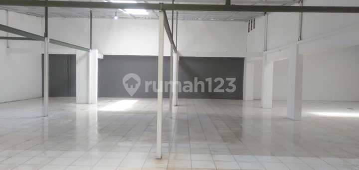 Gudang Bagus Dan Strategis Di Holis 