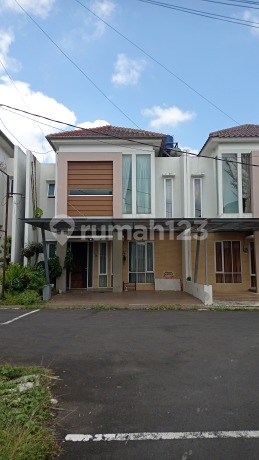 Rumah Dengan Konsep Minimalis Victorian, Perum Casablanca, Tasikmalaya Rumah Dengan Konsep Minimalis Victorian, Perum Casablanca, Tasikmalaya