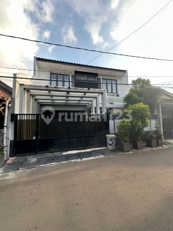 Rumah Bagus dan Asri Lokasi Strategis di Radio Dalam Jakarta Selatan