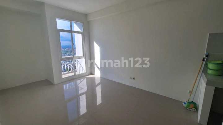 Bale Hinggil Apartemen (Merr - Soekarno Hatta)