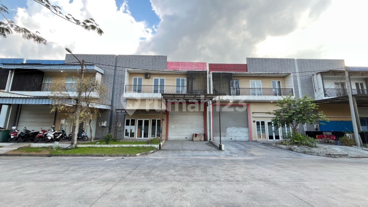 Komp Pergudang Bizpoint - Gudang dengan Lake View LT 432M Legalitas Shgb Cash Only Komp Pergudang Bizpoint - Gudang dengan Lake View LT 432M Legalitas Shgb Cash Only