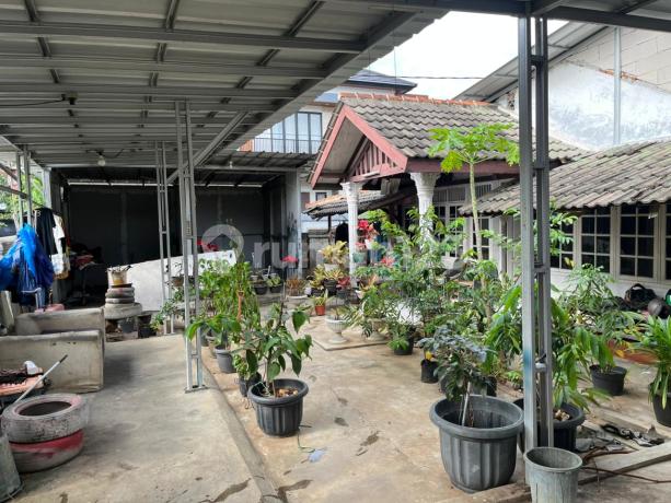 Dijual Cepat Rumah Tua Hitung Tanah di Pamulang Indah