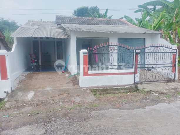 Dijual Rumah di Kompleks Griya Salak Asri, Cinangka, Kabupaten Bogor Dijual Rumah di Kompleks Griya Salak Asri, Cinangka, Kabupaten Bogor