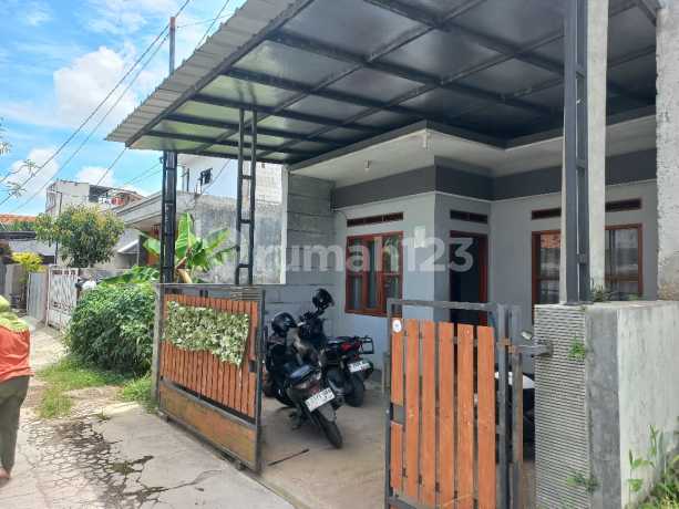 Rumah Asri Bagus Siap Huni Sebelah Komplek Pesona Cihanjuang Rumah Asri Bagus Siap Huni Sebelah Komplek Pesona Cihanjuang