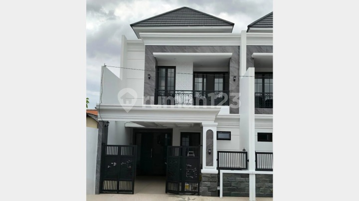 [Ch4] New Modern-Luxury American Classic House, Araya 2 Surabaya