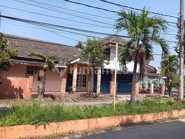 Rumah Bonus Ruko Strategis Di Jalan Utama Cocok Untuk Usaha Rumah Bonus Ruko Strategis Di Jalan Utama Cocok Untuk Usaha