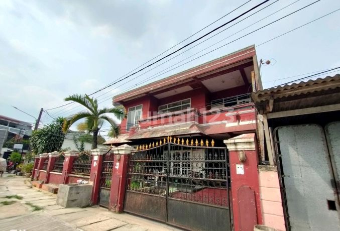 Rumah 2 Lantai 5 Kamar Tidur Perumnas Tangerang Pinggir Jalan