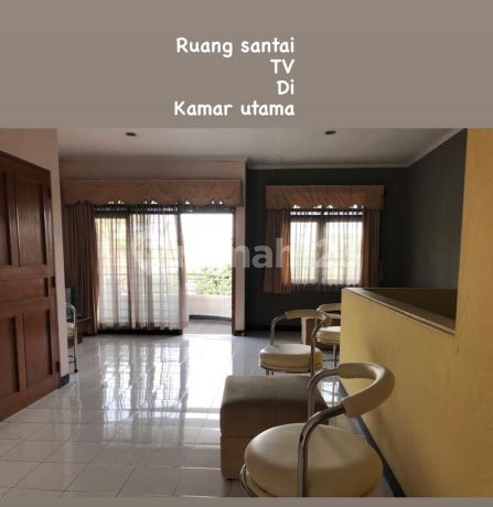 Quick Sale 2-Story Fully Furnished House in Sayap Pajajaran, Comfortable and Highly Strategic Residence with Easy Access in the City Center