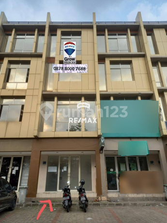 Dijual Rukan Ginza - Green Village Tangerang. LT 67,5 M2 (L4,5 X P15). LB 202,5 M2. (3,5 Lantai)
