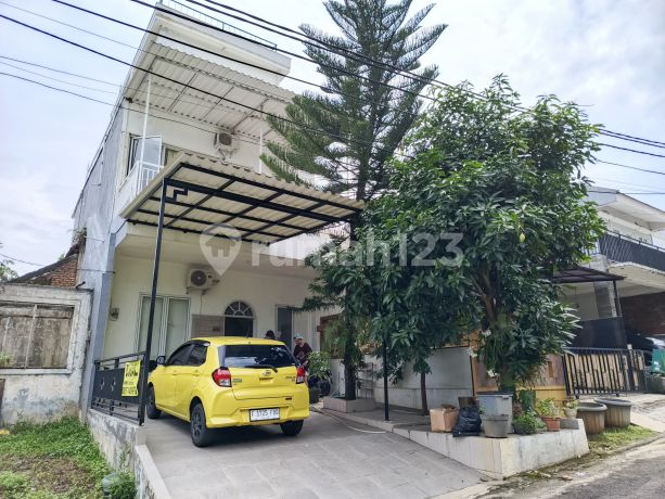 Rumah Cantik 3.5 Lantai yang Siap Huni SHM di Kota Mandiri Rumah Cantik 3.5 Lantai yang Siap Huni SHM di Kota Mandiri