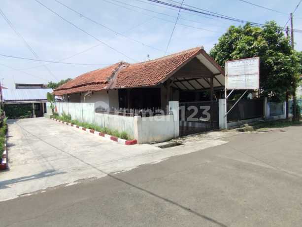 Simple House on Jl. Padjajaran Strategic Location