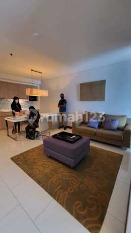 Dijual. Apartemen. The. H. Kuningan. Studio. 55 M Dijual. Apartemen. The. H. Kuningan. Studio. 55 M