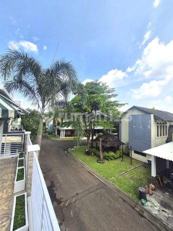 Rumah Bagus Di Emerald Townhouse Bintaro 2 Lt Dengan Teras Atas