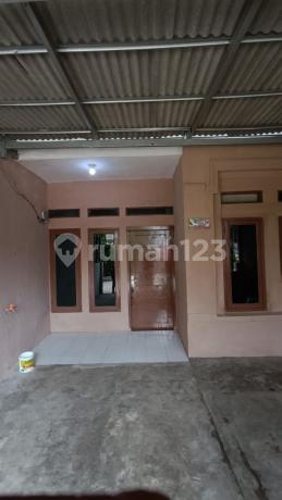 Dijual Murah Rumah di Komplek Griya Indah Serpong Blok Depan
