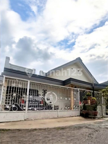 Good Ready-to-Occupy House in the Center of BTN Rejomulyo, Kediri City Good Ready-to-Occupy House in the Center of BTN Rejomulyo, Kediri City