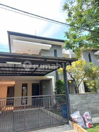 Well-Maintained Grand Sharon House Bandung Well-Maintained Grand Sharon House Bandung