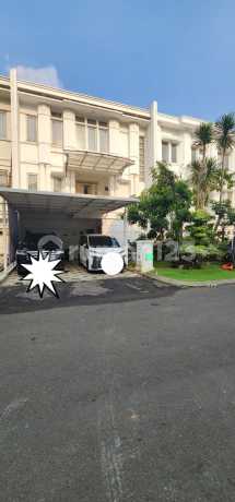 Rumah Mewah 3 lantai Cluster Amethyst, Kawasan Elite Pondok Hijau Golf Summarecon Gading Serpong Tangerang
