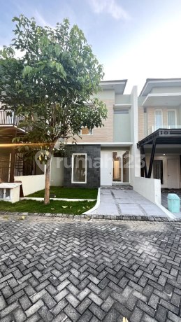 Ready-to-Occupy House in Puri Indah Ketintang, Near Unesa and Royal Plaza Surabaya