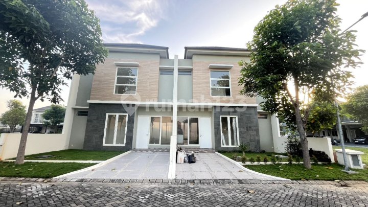Puri Indah Ketintang House, Surabaya