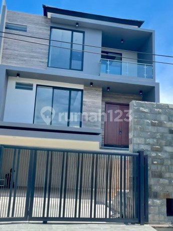 Rumah Babatan Pratama Wiyung, Dekat Exit Tol, Pakuwon Mall, Citra Land