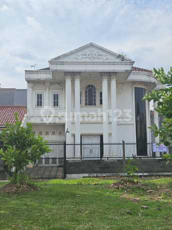 Dijual Cepat Rumah Asri 2 Lantai Hadap Taman di Palem Semi Dijual Cepat Rumah Asri 2 Lantai Hadap Taman di Palem Semi