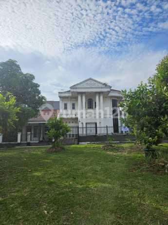 Dijual Cepat Rumah Asri 2 Lantai Hadap Taman di Palem Semi Dijual Cepat Rumah Asri 2 Lantai Hadap Taman di Palem Semi